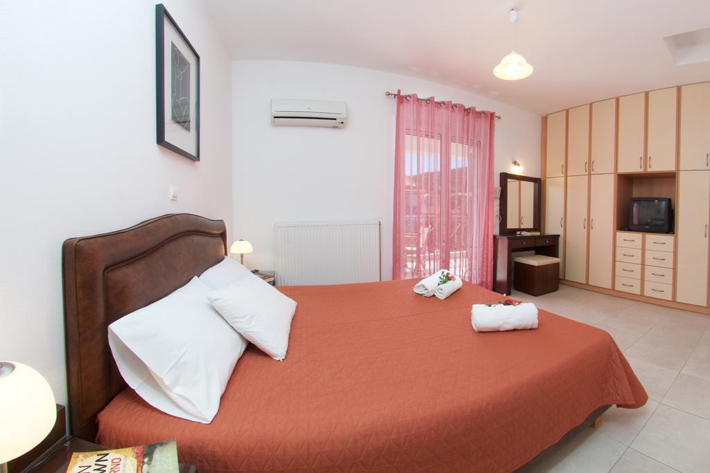 Diamanto Complex Aparthotel Karavómilosz Kültér fotó